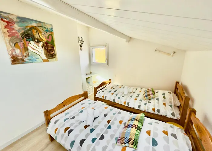 Maison Des Chenes 64 - Independant Apartment With Terrasse